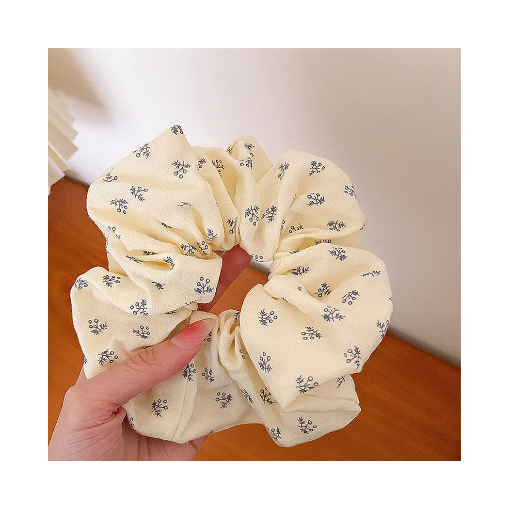 Gifty - Floral Ruffle Scalloped-Edge Scrunchie