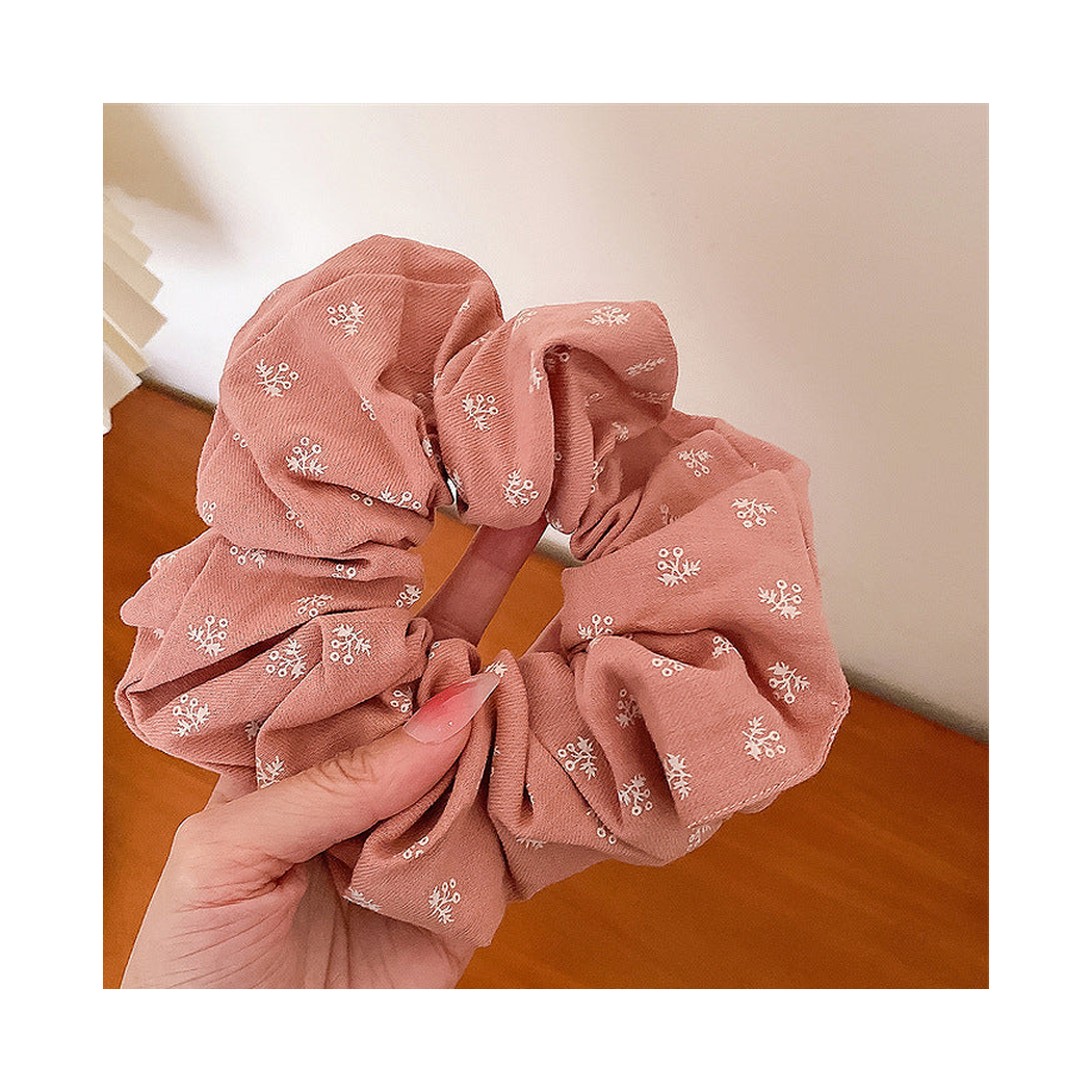 Gifty - Floral Ruffle Scalloped-Edge Scrunchie