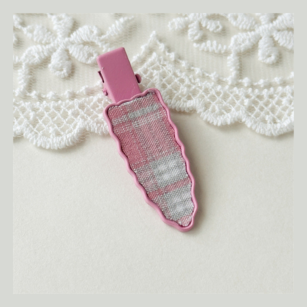 Beau - Pink-Plaid Scalloped Alligator Hair Clip