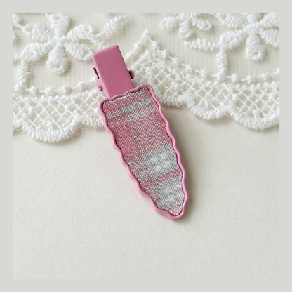 Beau - Pink-Plaid Scalloped Alligator Hair Clip