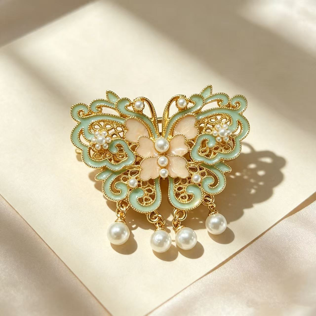 Beau - Butterfly Mint-Blush Alligator Hair Clip