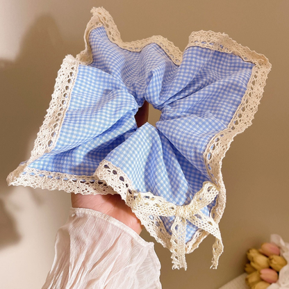 Gifty - Gingham Scalloped Trim Scrunchie Accessory