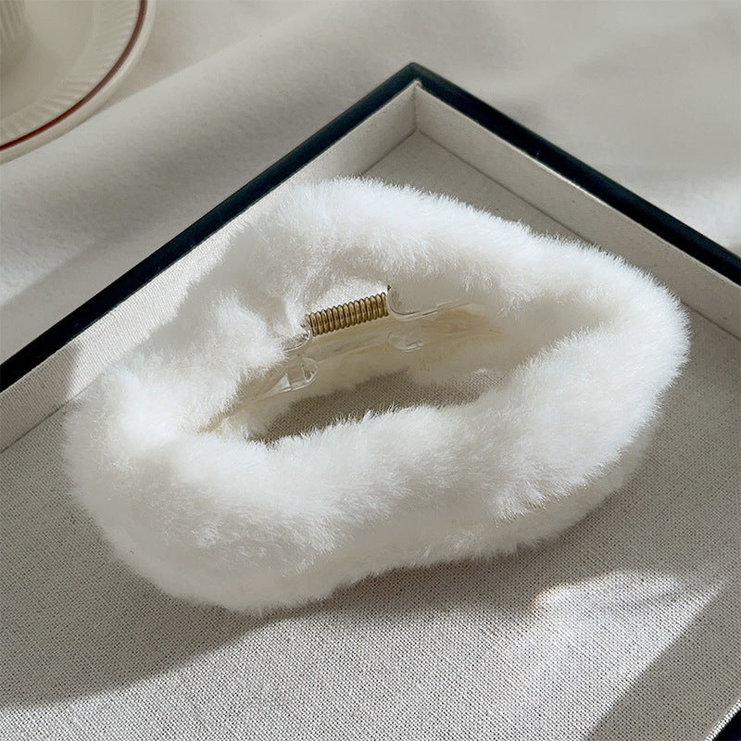 Beau - Fuzzy Texture Open-Center Claw Clip Accessory