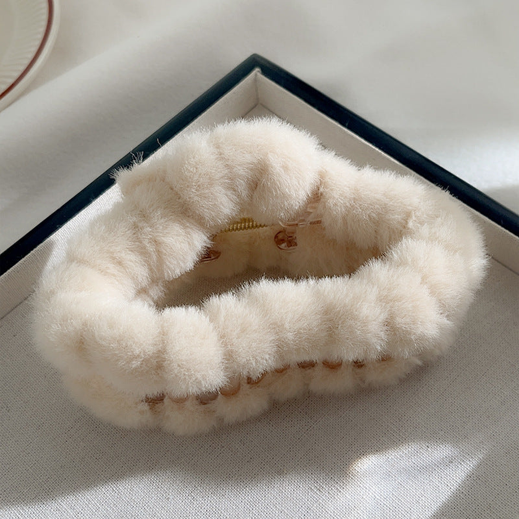 Beau - Fuzzy Texture Open-Center Claw Clip Accessory