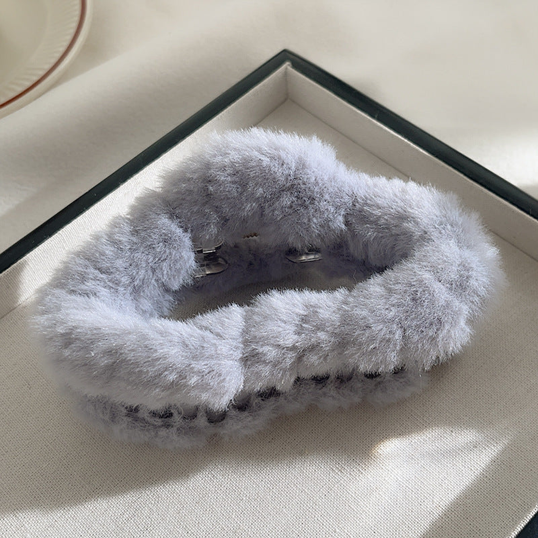 Beau - Fuzzy Texture Open-Center Claw Clip Accessory
