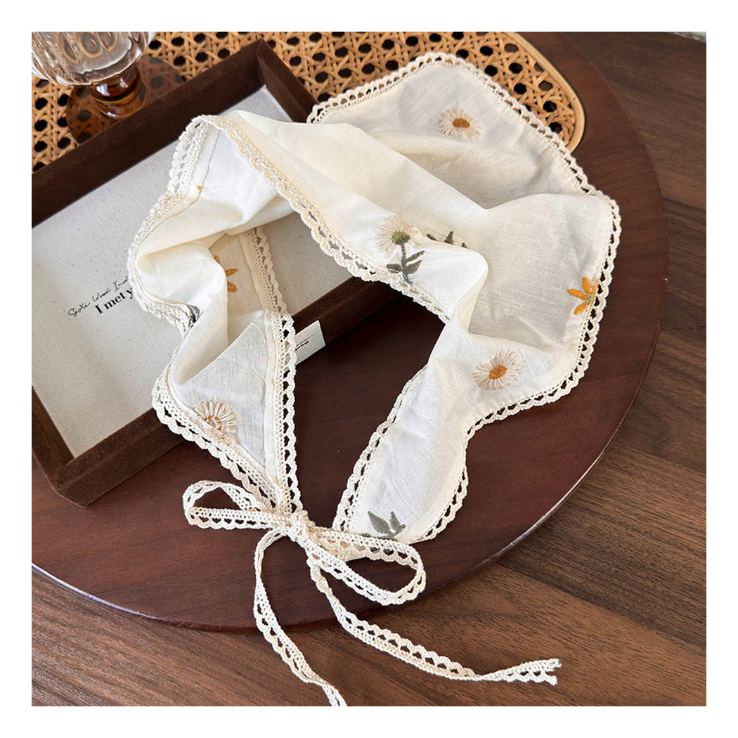 Gifty - Daisy Embroidery Scalloped-Edge Hair Wrap