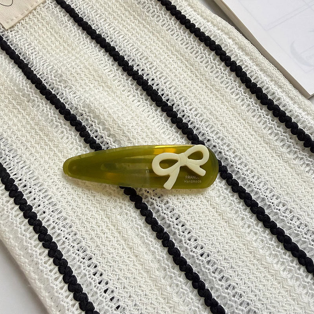 Beau - Bow Motif Contrasting Color Detail Hair Clip