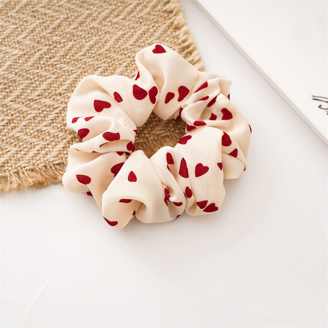 Gifty - Heart Print Everyday-Ruffle Scrunchie