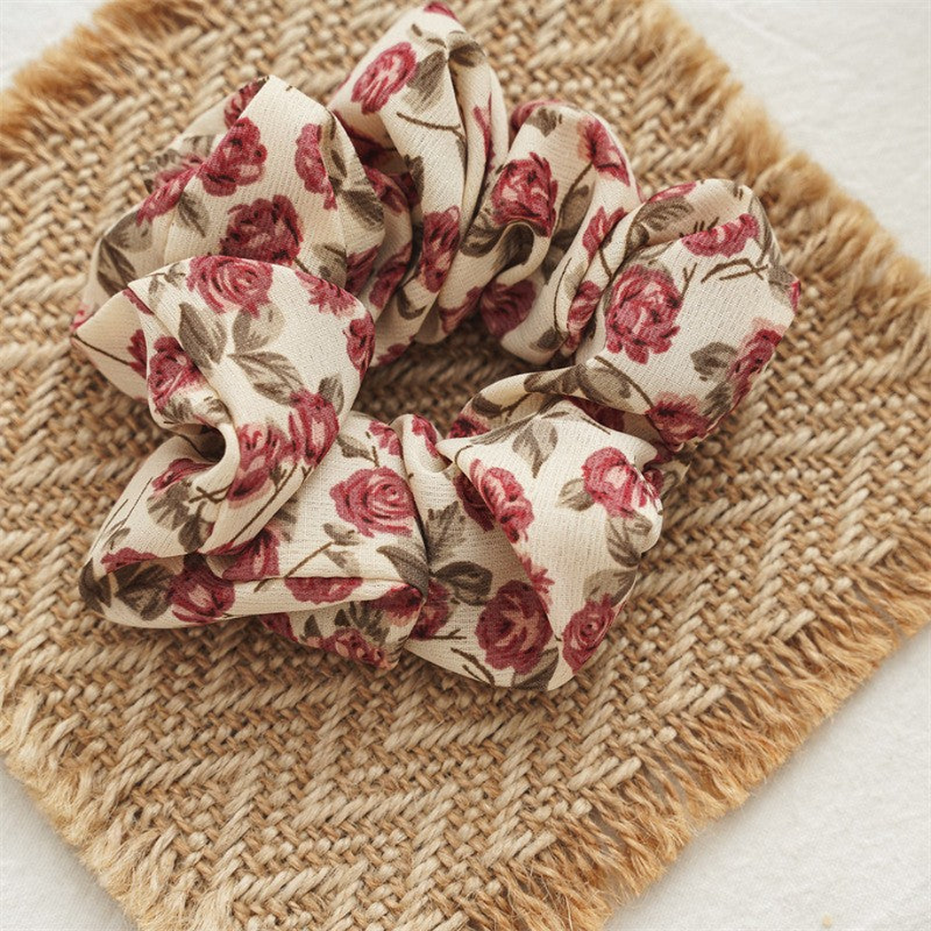 Gifty - Rose Print Gathered Scrunchie
