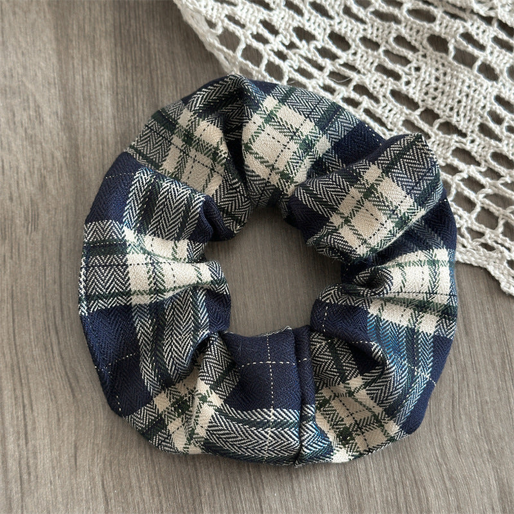Gifty - Classic Plaid High-Volume Scrunchie