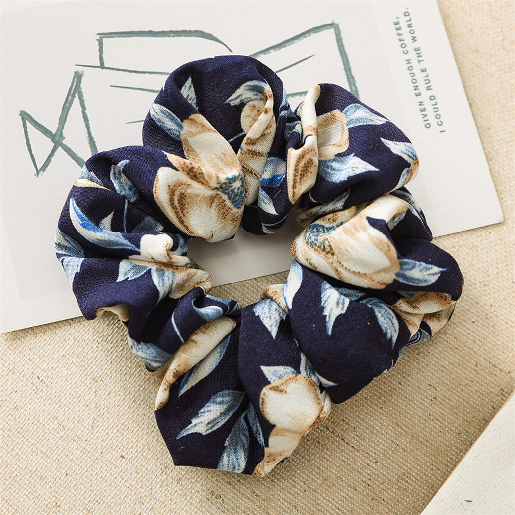Gifty - Botanical Print Soft-Ruffle Scrunchie