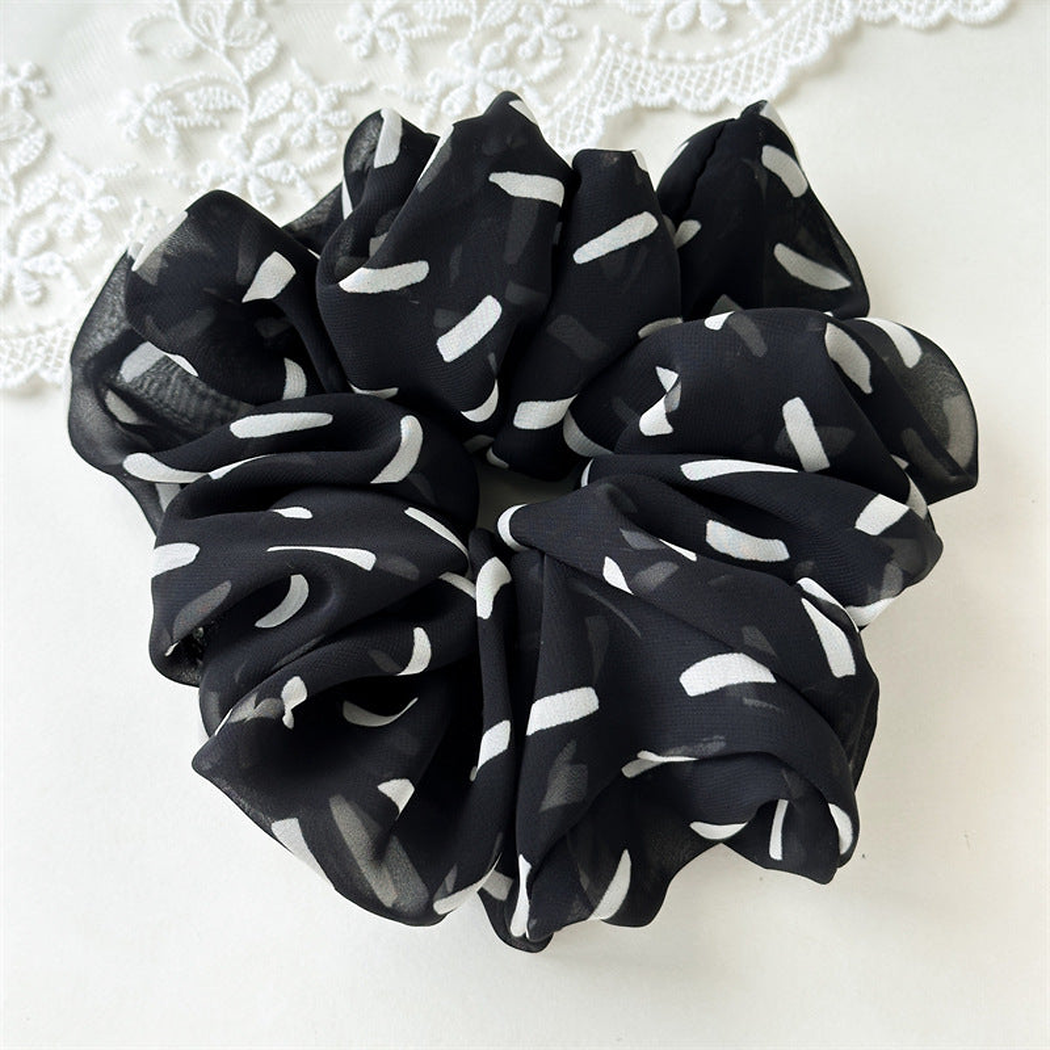 Gifty - Monochrome Stripe Voluminous Scrunchie