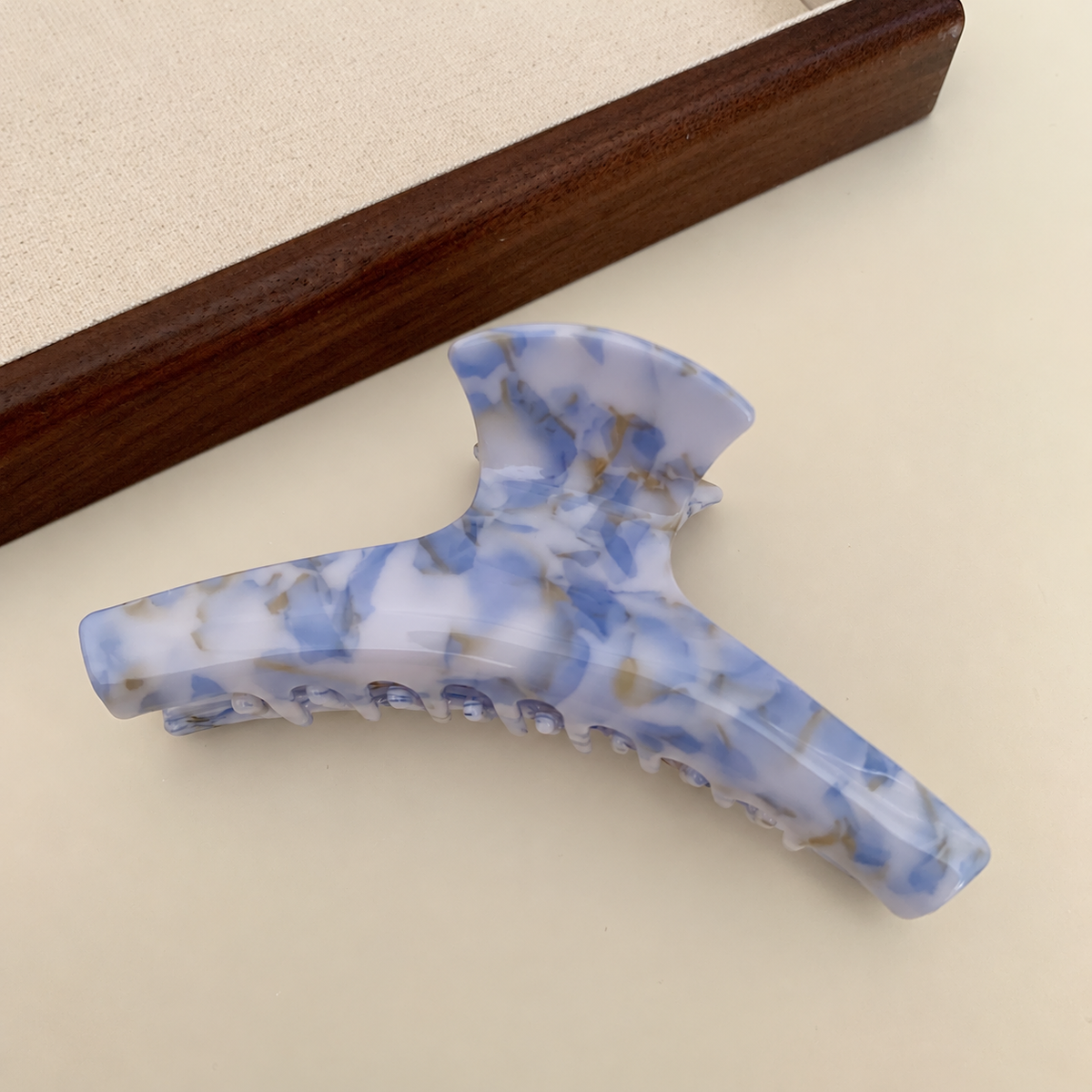 Hair accessory product image 3