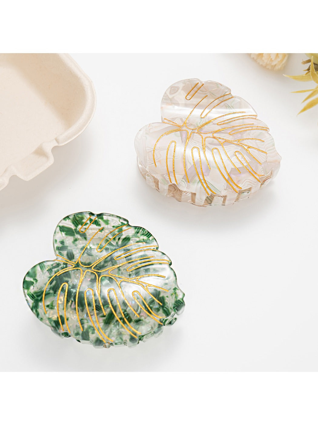 Beau - Minimalist Leaf Shaped Hair Claw Clip