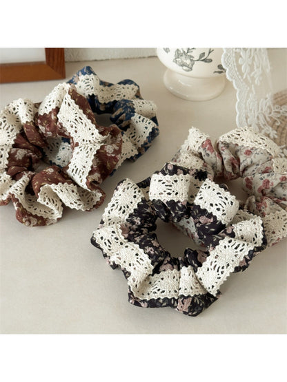 Gifty - Spring Inspired Floral Hair Scrunchie