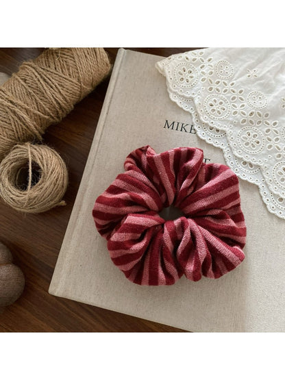 Gifty - Trendy Striped Scrunchie Hair Ties