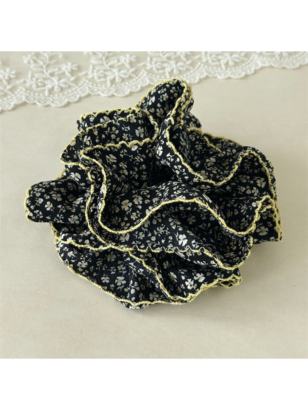 Gifty - Sweet Style Printed Ruffle Scrunchie