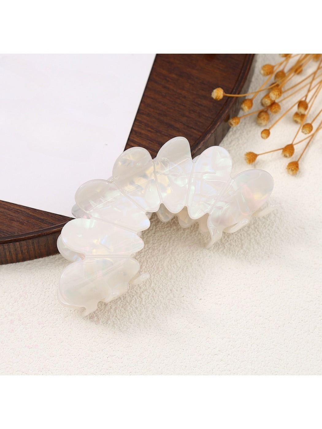 Beau - Retro Petal Shaped Hair Claw Clip