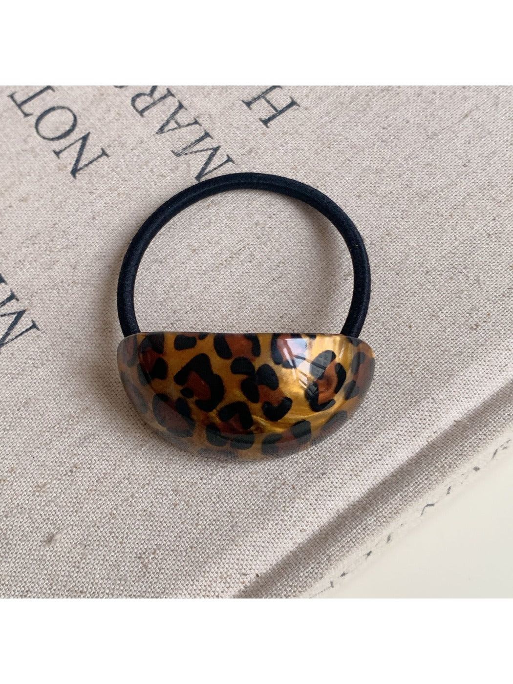 Gifty - Retro Leopard Print Hair Tie