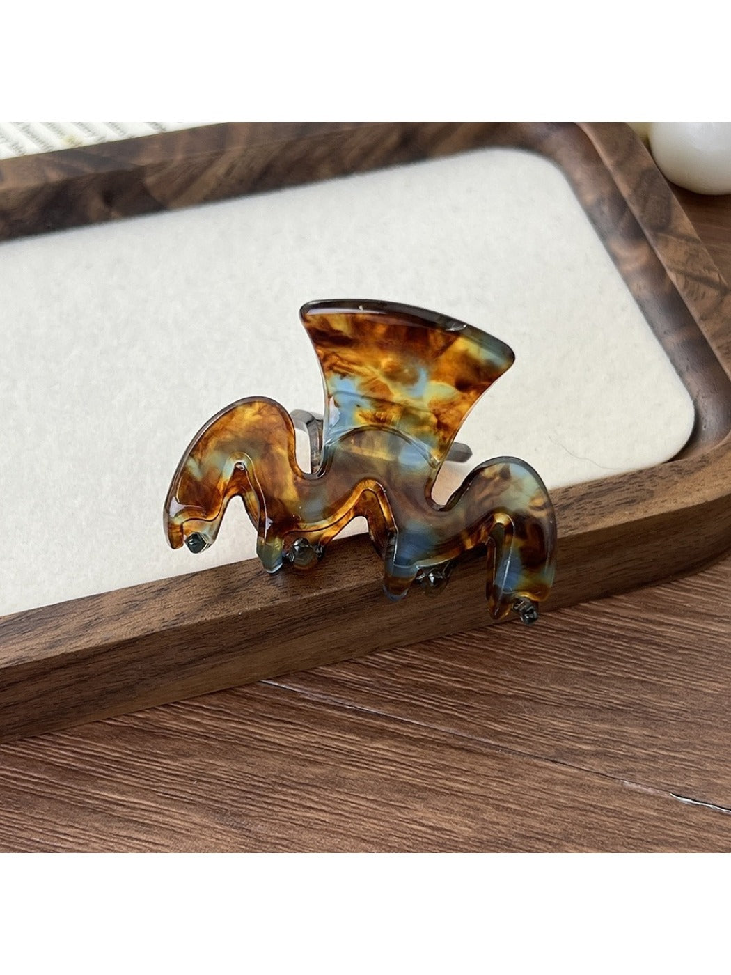 Beau - Trendy Letter M Hair Clip