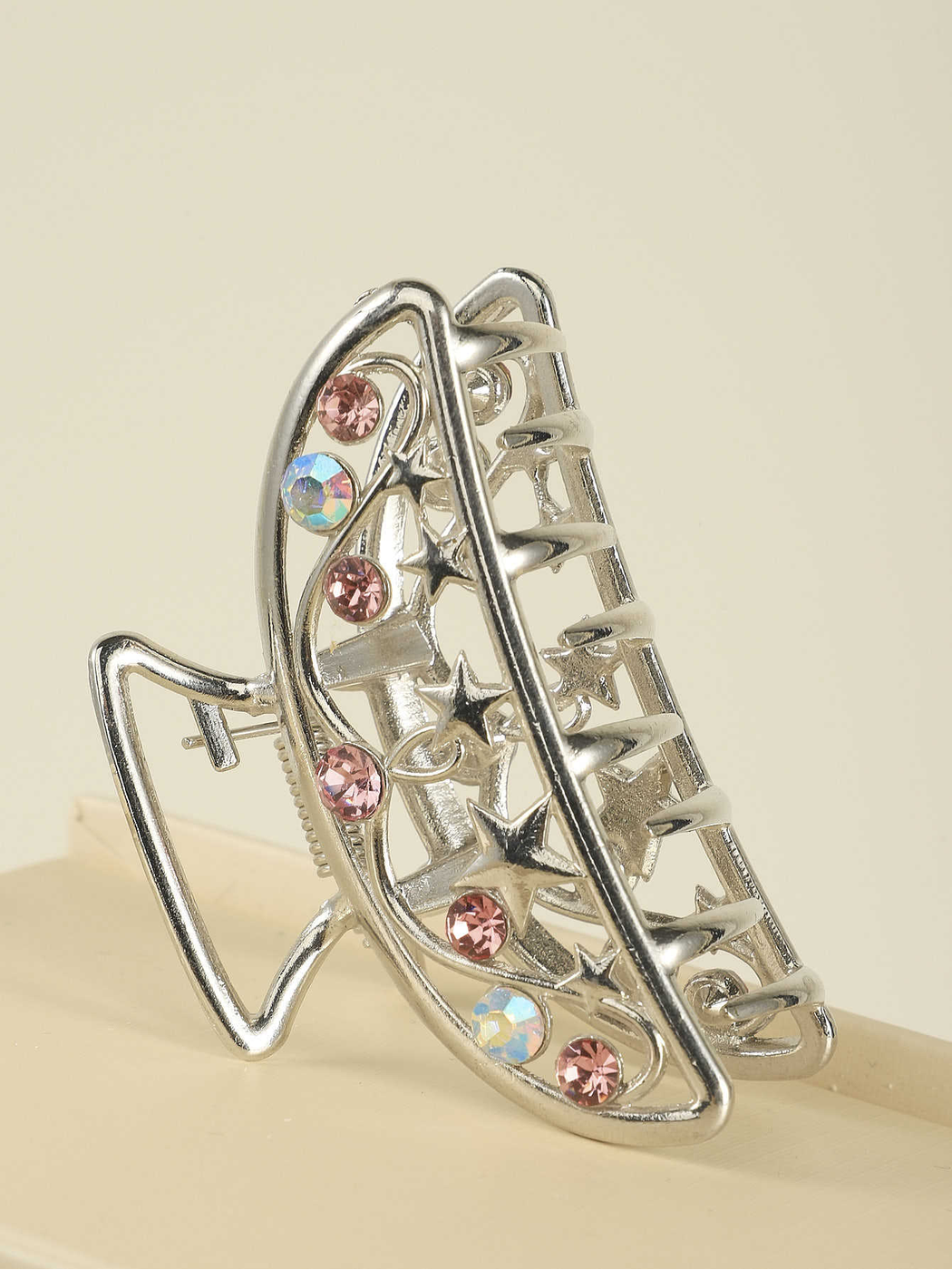 Beau - Star Detail Crescent Claw Hair Clip
