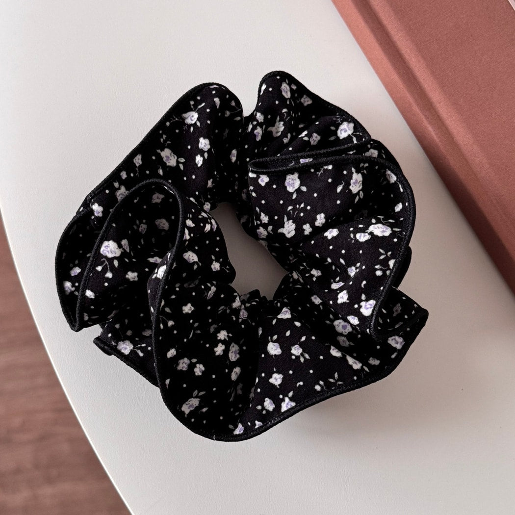 Gifty - Vintage Floral Double Edge Scrunchie
