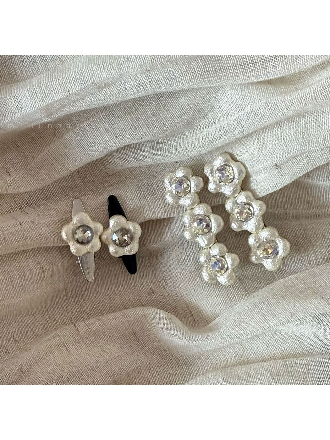 Beau - Textured Flower Decorative Alloy Hair Clip