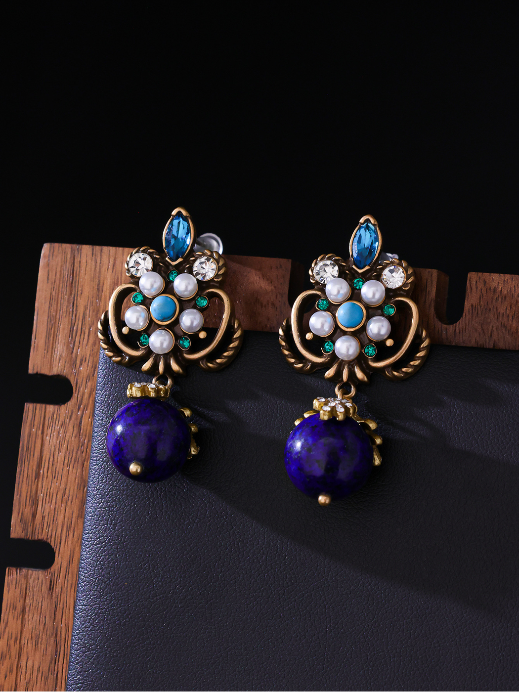 Earedge - Retro Round Accent Geometric Stud Earrings