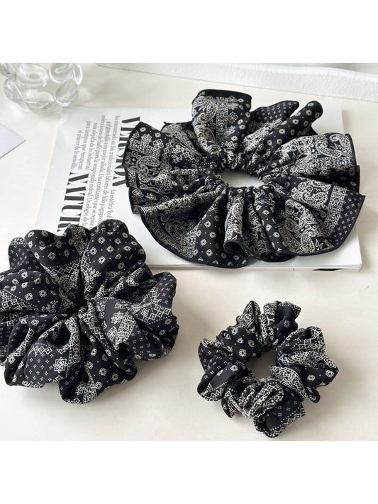 Gifty - Cashew Flower Scrunchie Extra Large