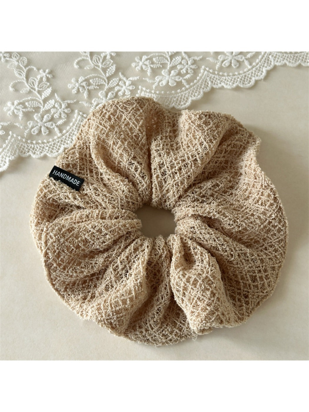 Gifty - Retro Knit Hair Scrunchie