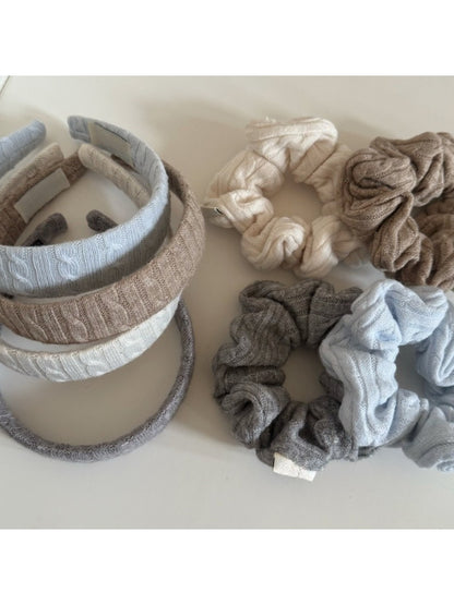 Gifty - Minimalist Striped Ruched Scrunchie
