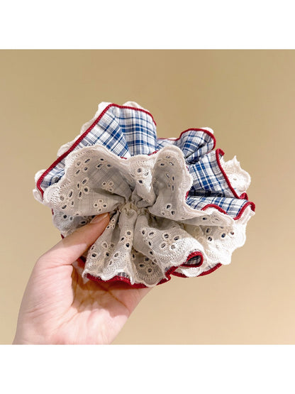 Gifty - Blue Retro Lace Scrunchie