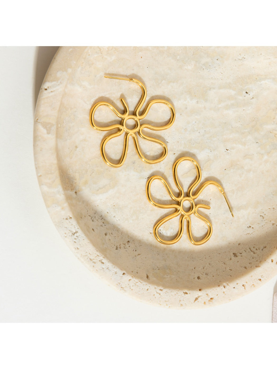 Earedge - Delicate Cut-Out Flower Earrings