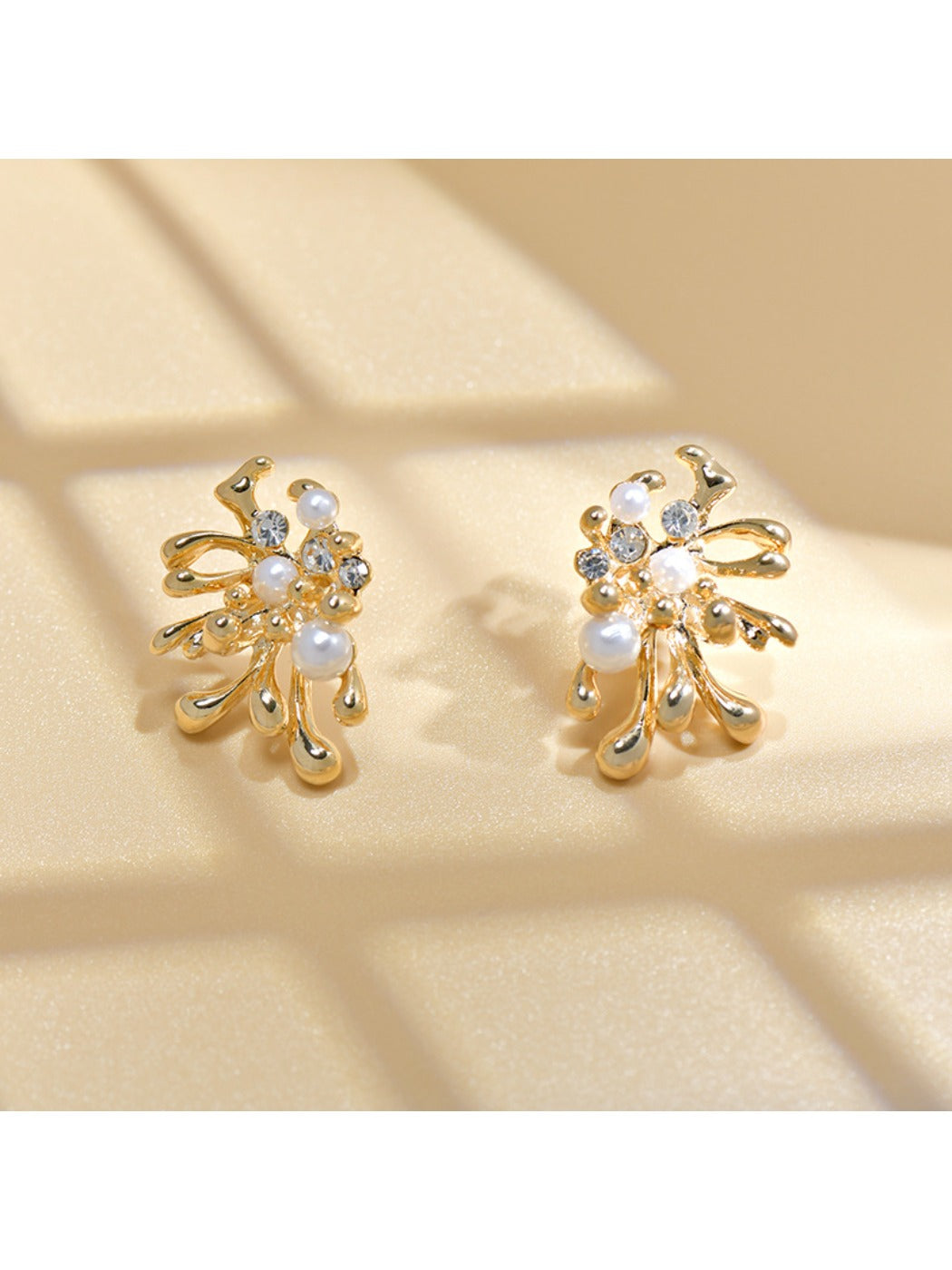 Earedge - Elegant Coral Shaped Earrings