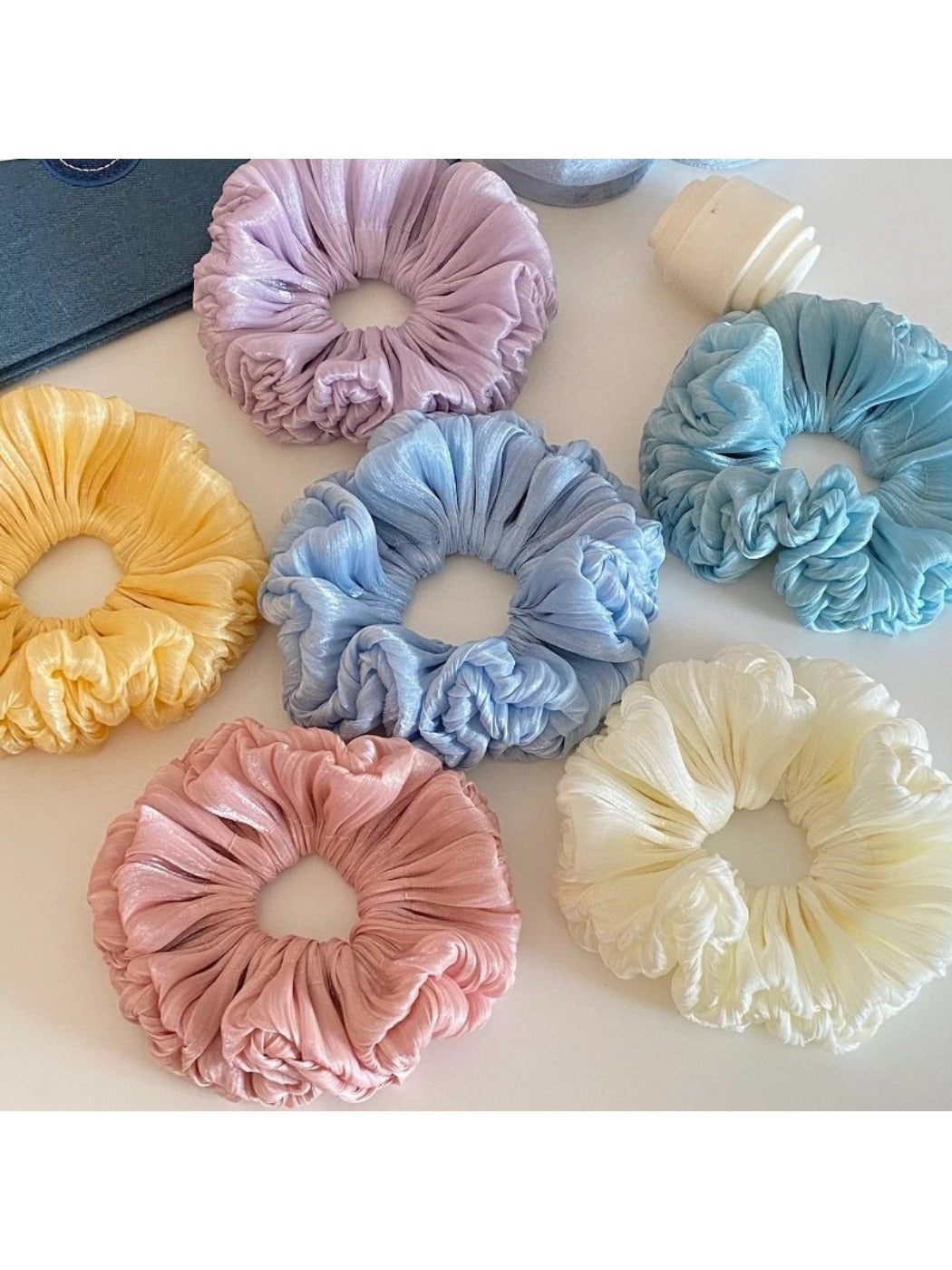 Gifty - Elegant Pleated Bud Shaped Scrunchie