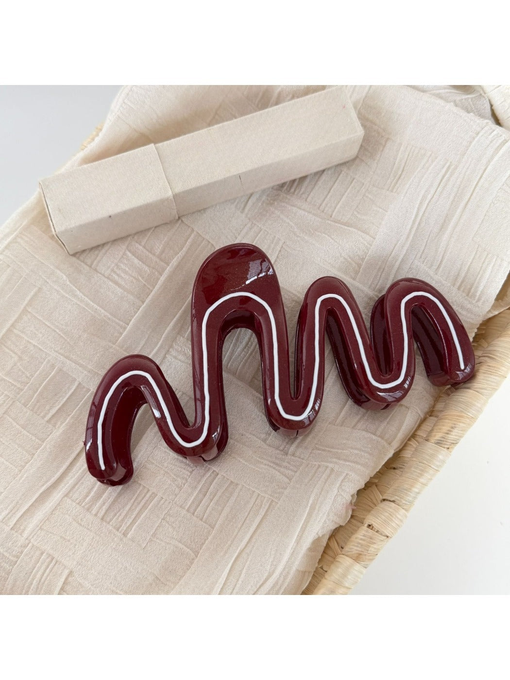 Beau - Versatile Red Irregular-Shaped Hair Clip