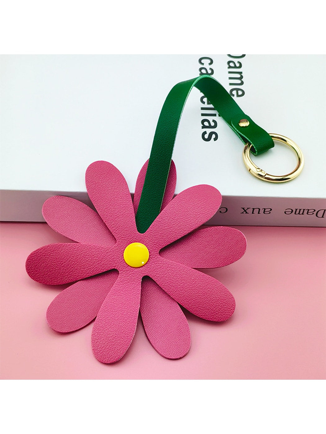Keypus - Daisy Inspired PVC Flower Pendant Keychain