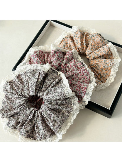 Gifty - Lace Floral Hair Scrunchie