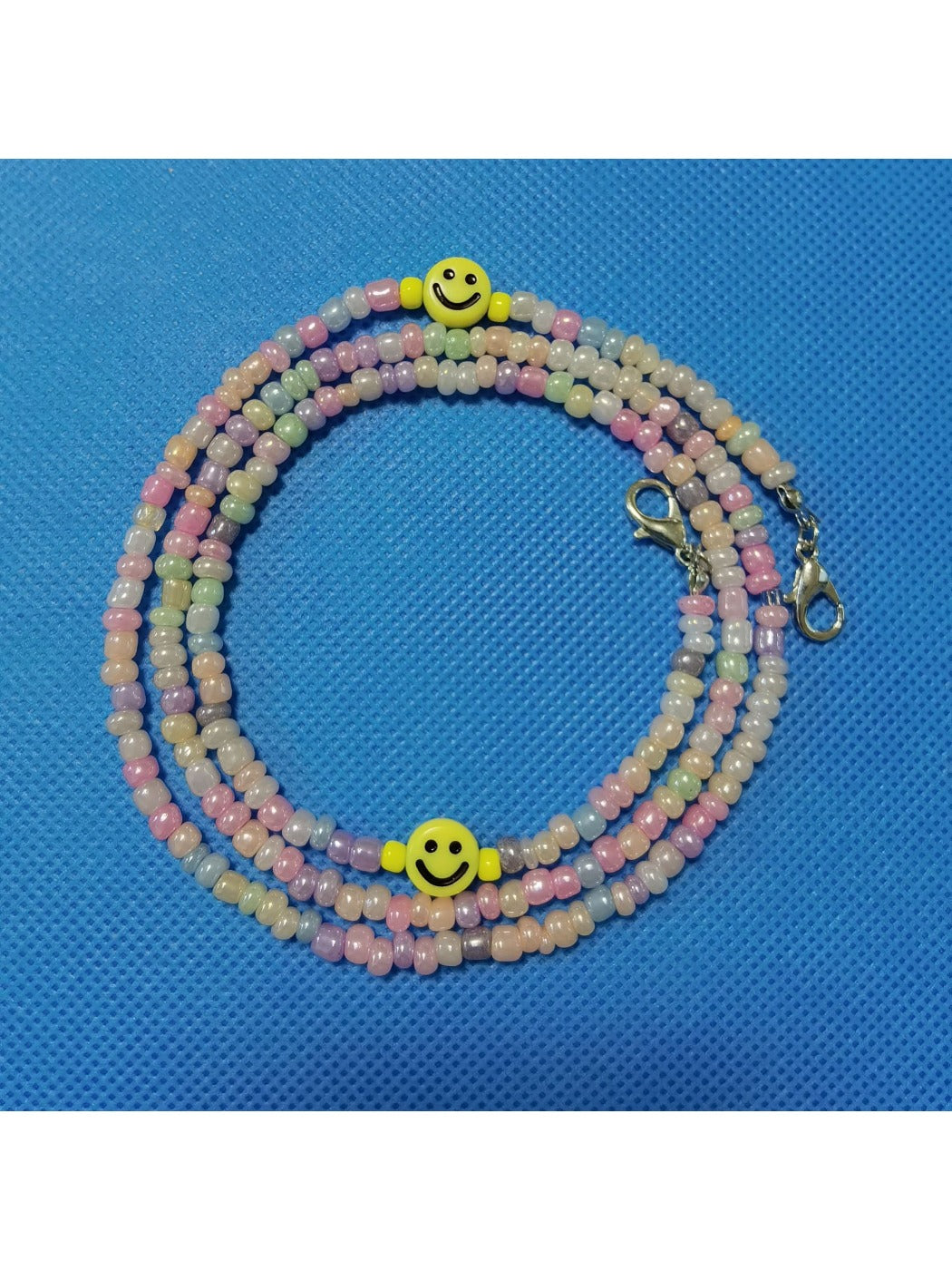 Velra - Vintage Seed Bead Smiley Face Eyeglass Strap