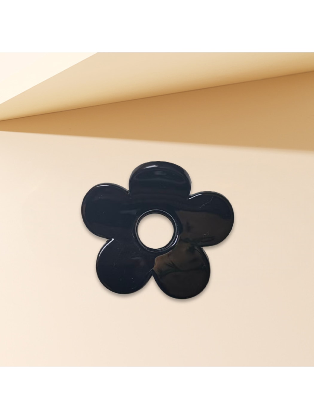 Beau - Chic Glossy Flower Shape Plastic Claw Clip