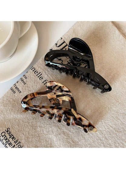 Beau - Openwork Heart Shaped Claw Clip