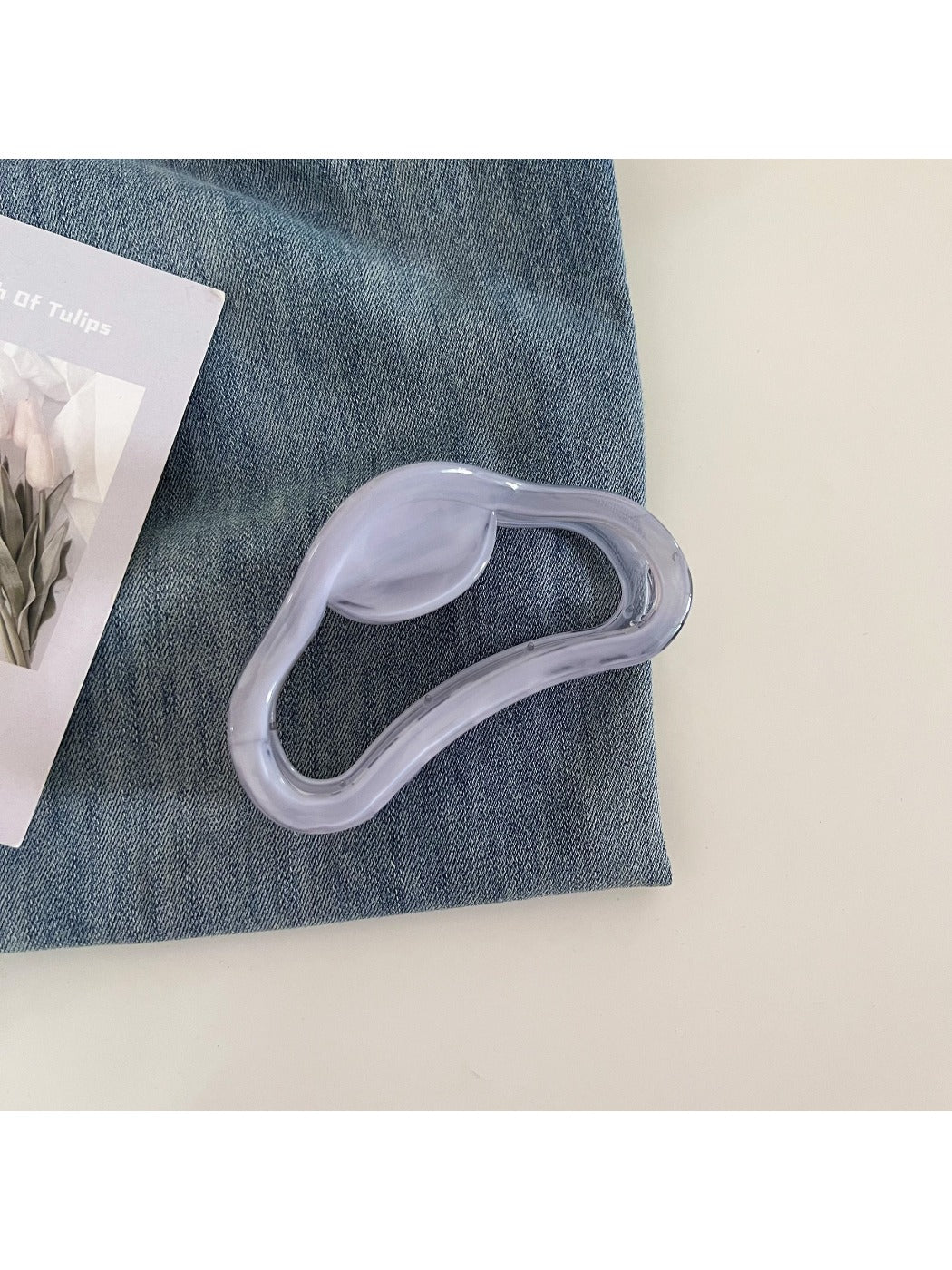 Beau - Solid Color Cloud Shaped Hollow Claw Clip