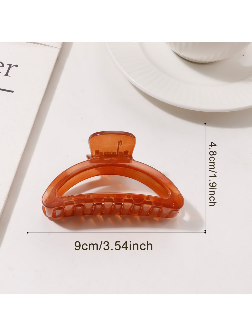 Beau - Minimalist Openwork Crescent Hair Claw Clip