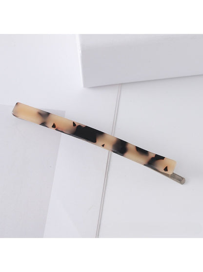 Beau - Chic Minimalist Square Hair Clip
