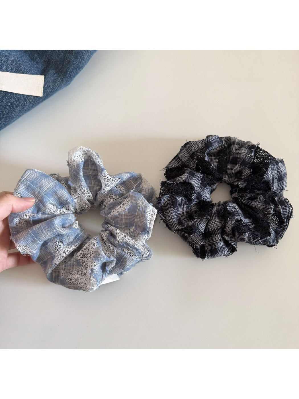 Gifty - Chic Plaid Ruched Scrunchie