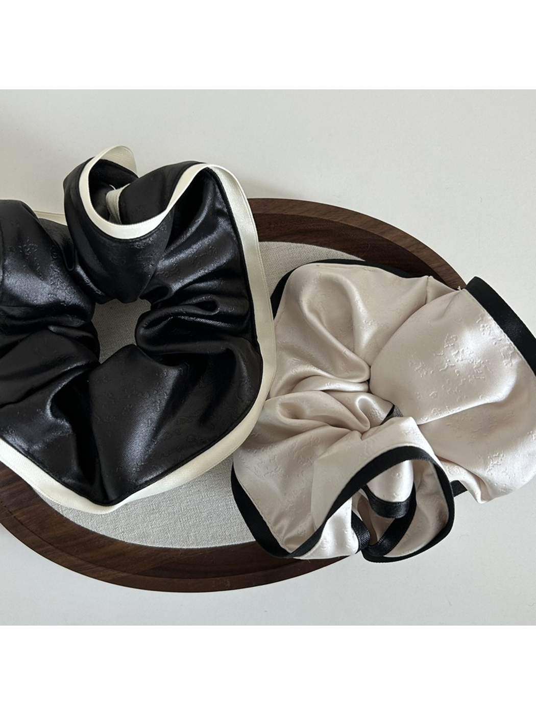 Gifty - Satin Elegant Loose Oversized Hair Scrunchie