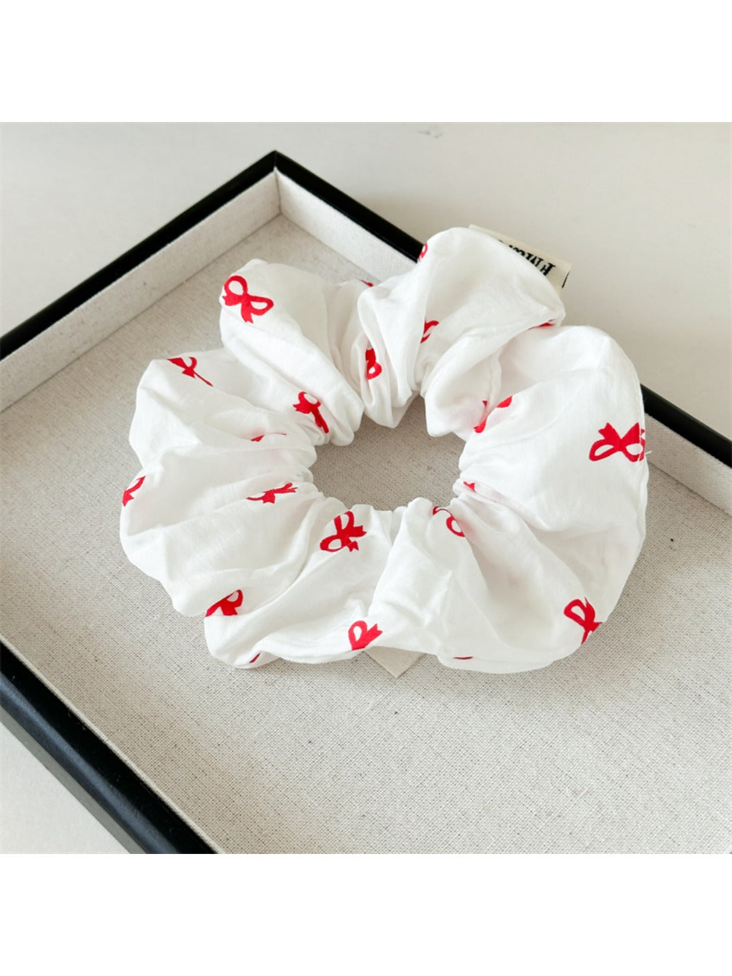 Gifty - Red Bow Hair Scrunchie