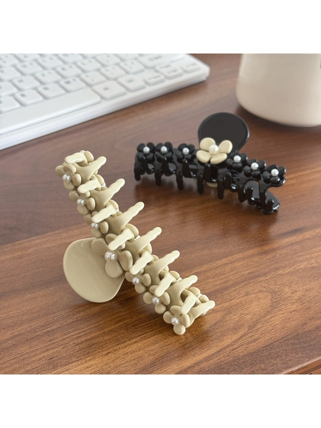 Beau - Elegant Three-dimensional Flower Acetate Hairpin