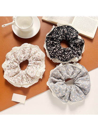 Gifty - Elegant Ditsy Floral Lace Trim Scrunchie