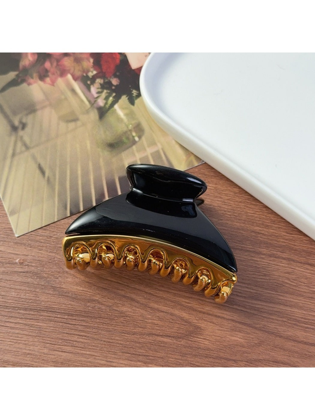 Beau - Minimalist Half Moon Hair Claw Clip